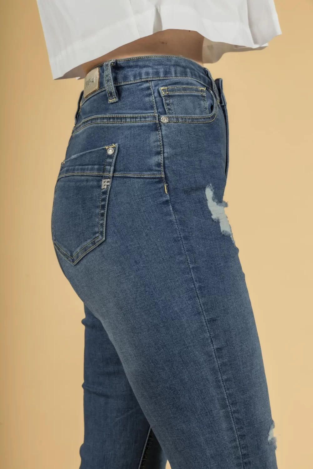 JEANS FLARE A ZAMPA CON ROTTURE – DGP1105°