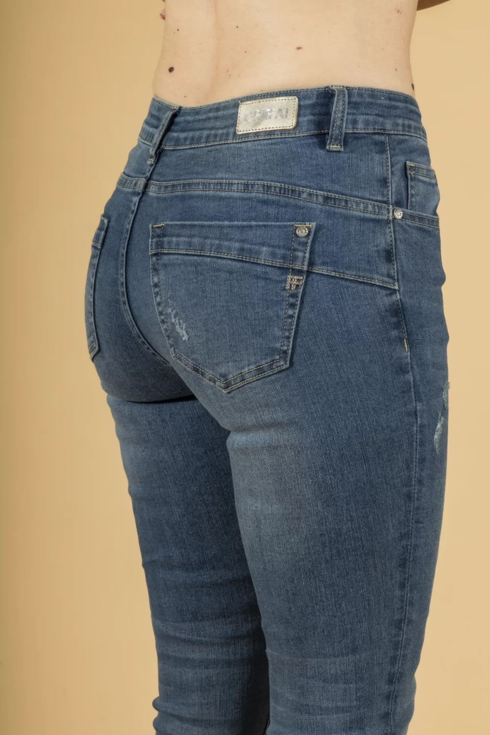 JEANS SKINNY CON SPACCHETTO E ABRASIONI LAV.MEDIO – DGP1120°