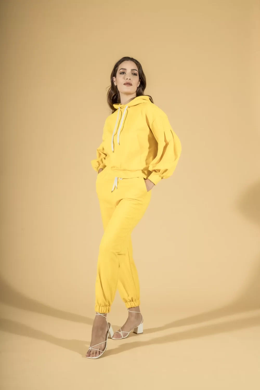 FELPA CON CAPPUCCIO E TASCHINO – DGP1342