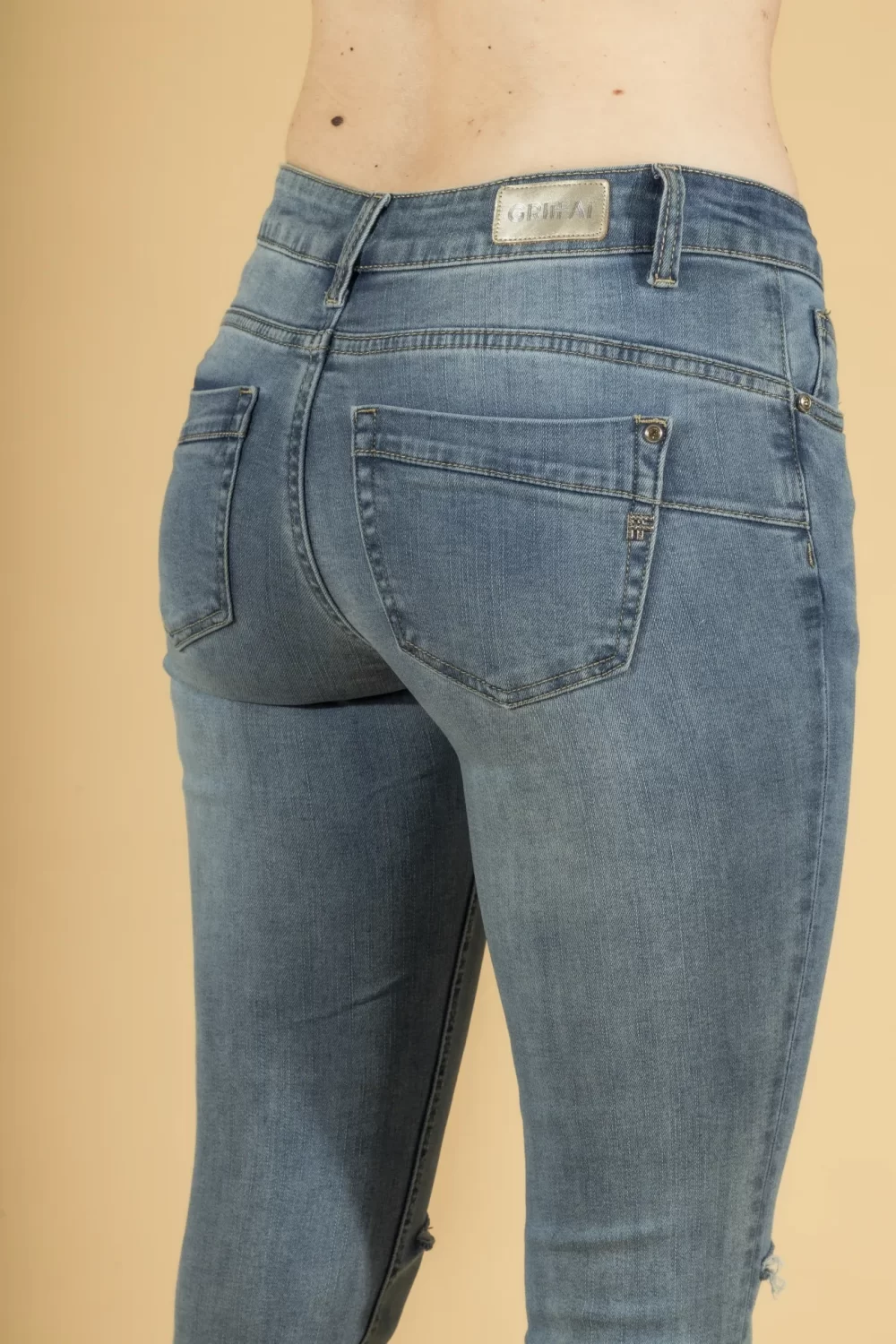 JEANS SKINNY CHIARO CO STRAPPI GINOCCHIA – DGP76