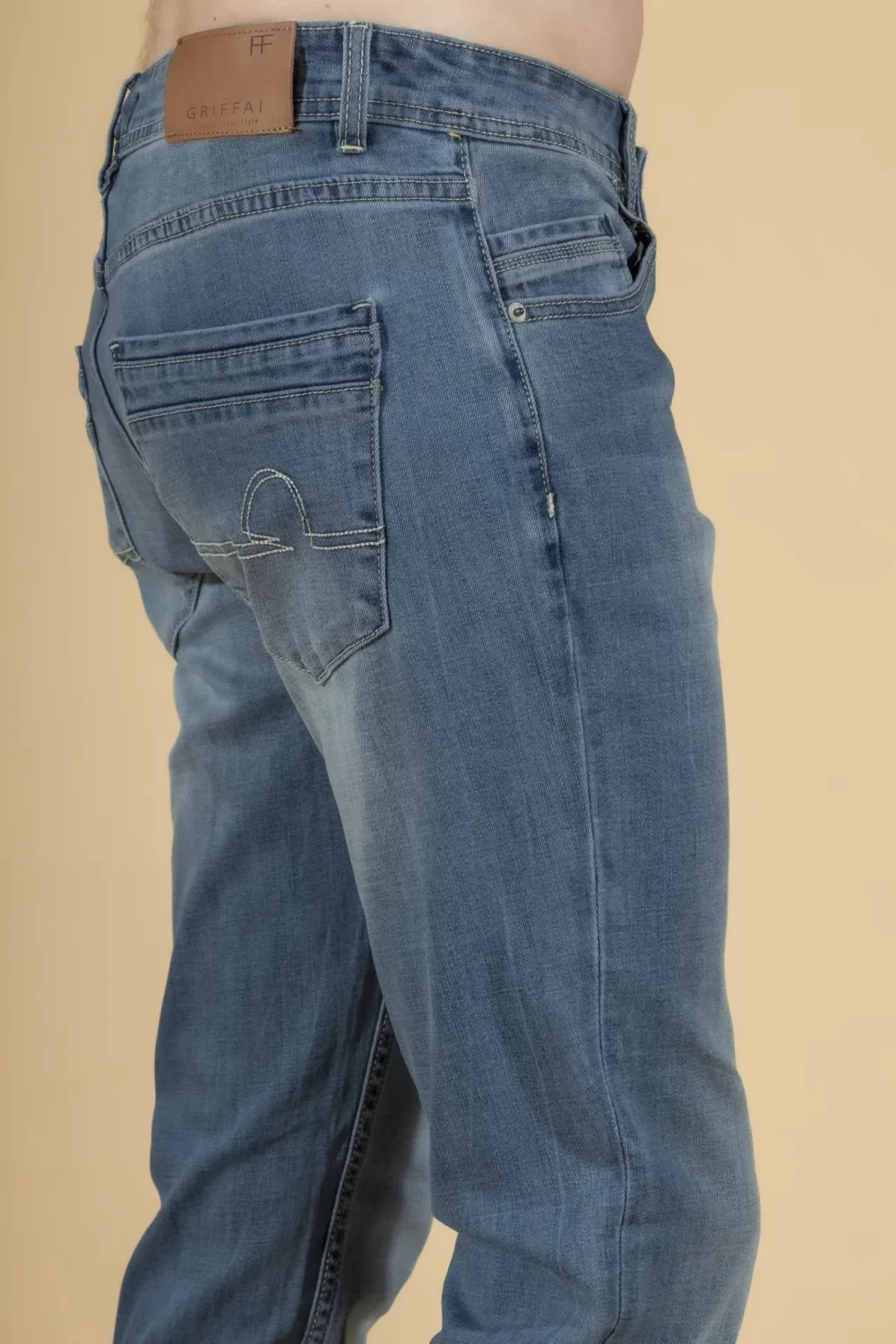 JEANS 5 TASCHE LAVAGGIO CHIARO – UGP511°