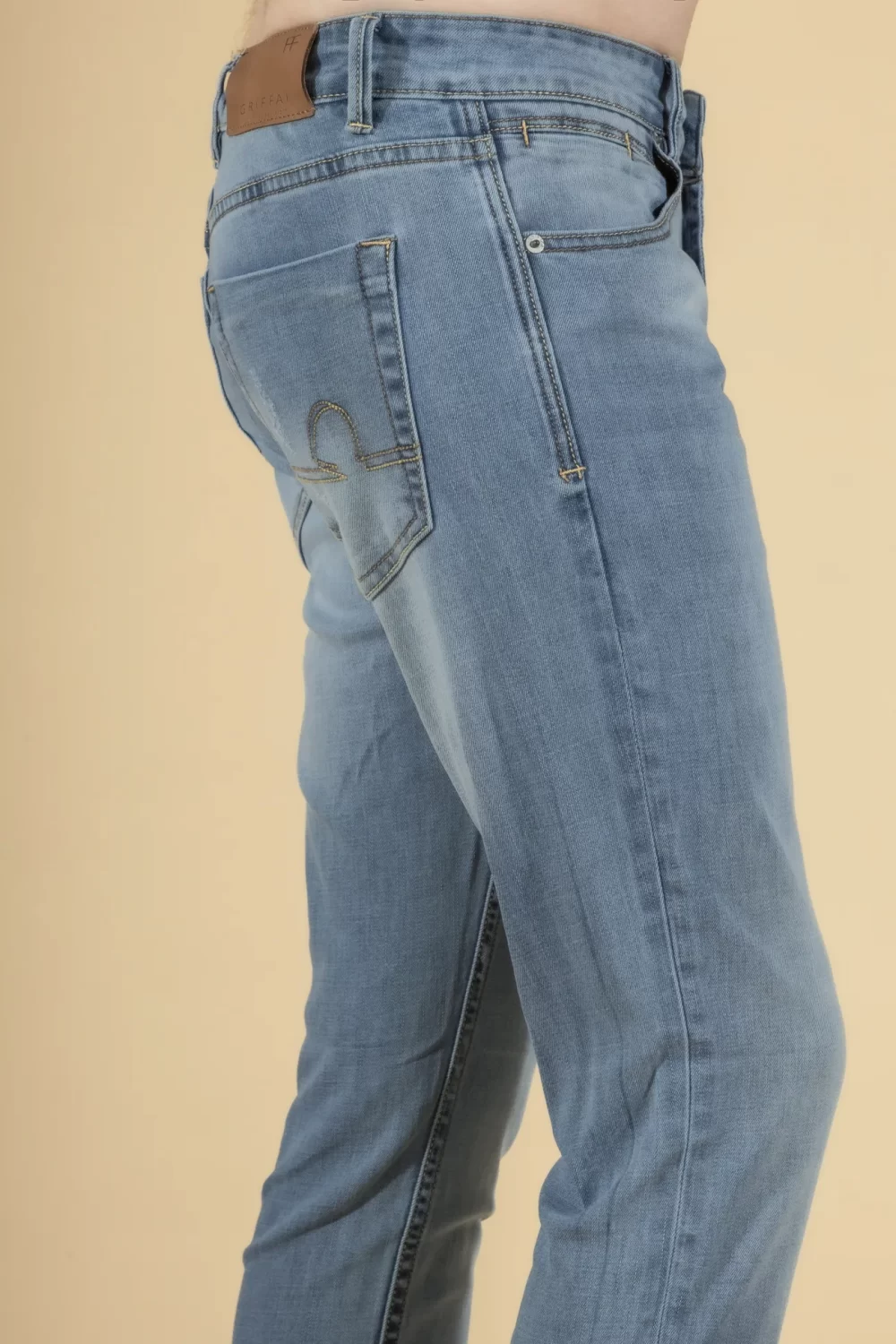 JEANS 5 TSCHE LAV. CHIARO CON ABRASIONI TASCHE – UGP513°