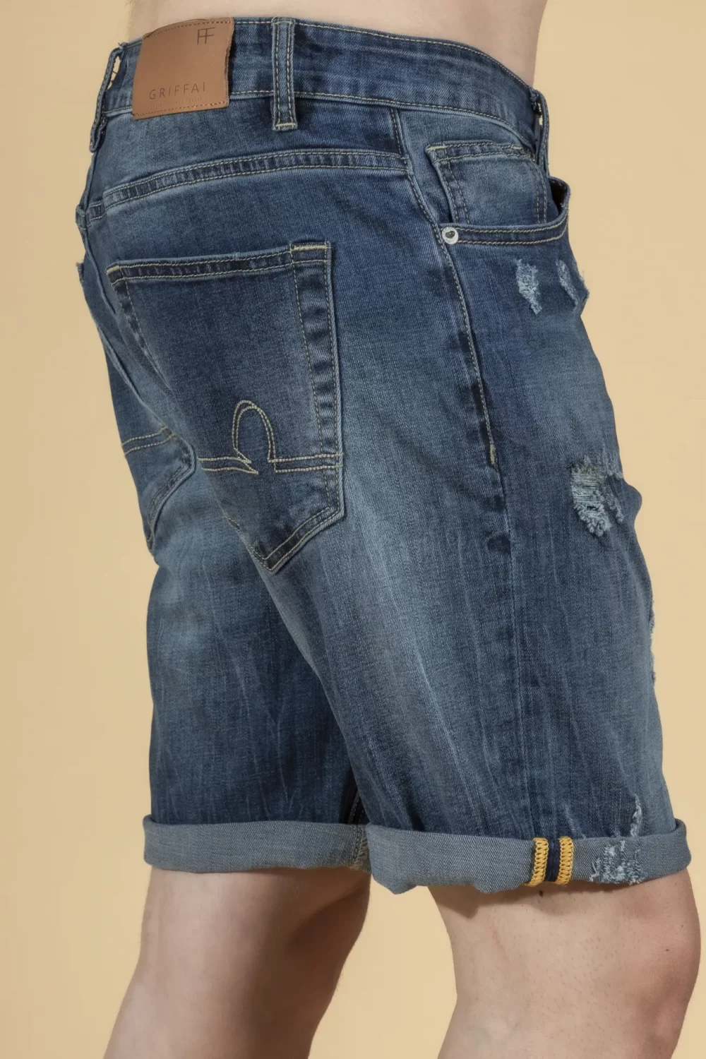 BERMUDA JEANS 5 TASCHE CON ABRASIONI – UGP515°