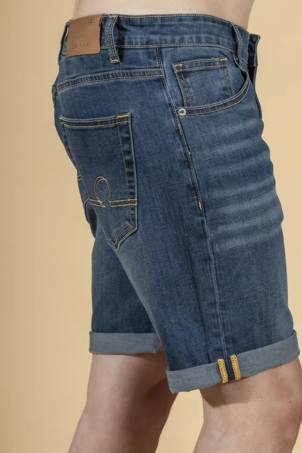 BERMUDA JEANS 5 TASCHE LAVAGGIO MEDIO – UGP517°