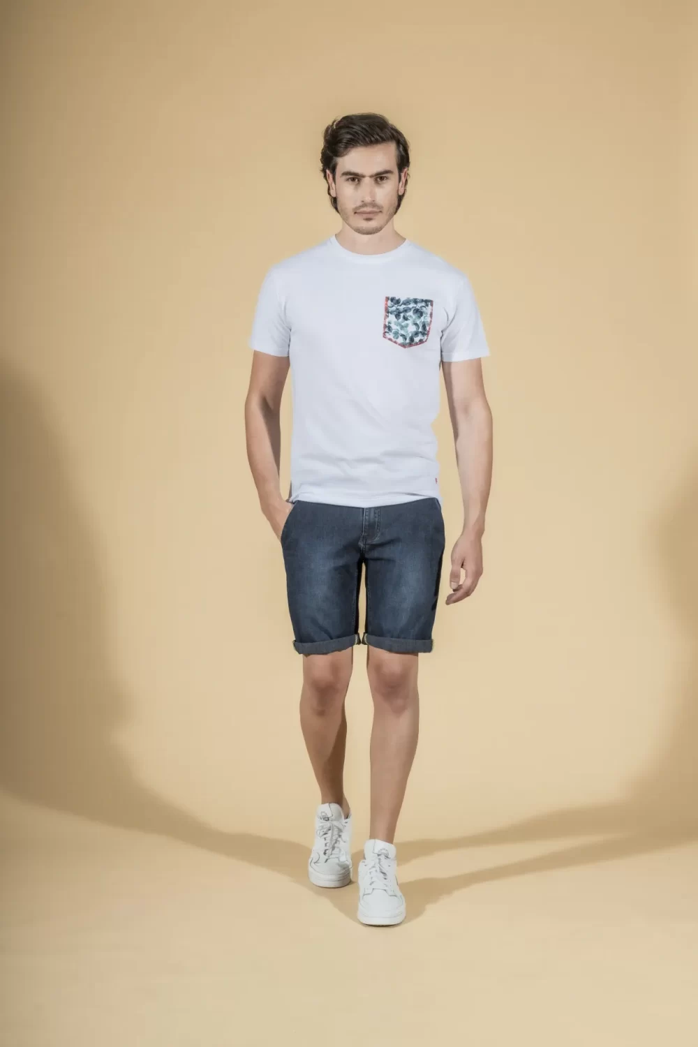 T SHIRT CON TASCHINO FLOREALE – UGP701