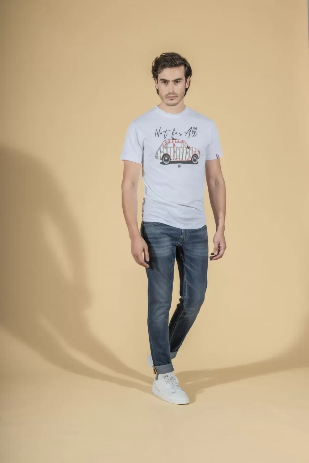 T SHIRT 500 CON APPLICAZIONE CASE – UGP734