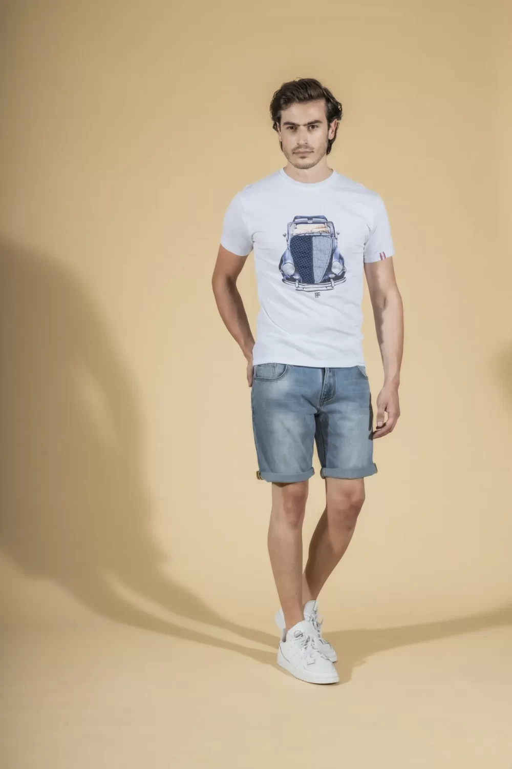 T SHIRT MACCHINA D’EPOCA CON APPLICAZIONE – UGP735
