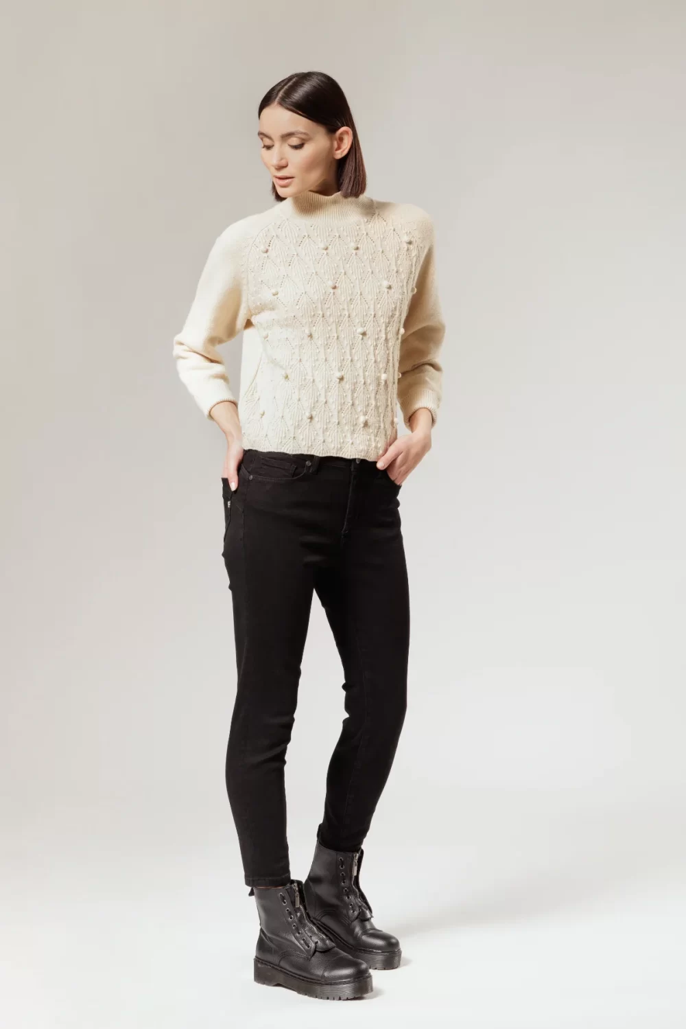 LUPETTO LAVORATO CON PON PON – DGF2200