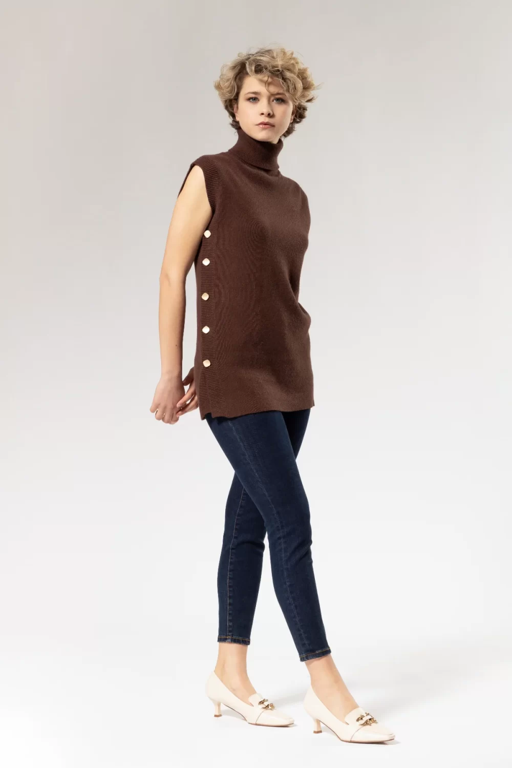 GILET CON BOTTONI FIANCHI – DGF2207