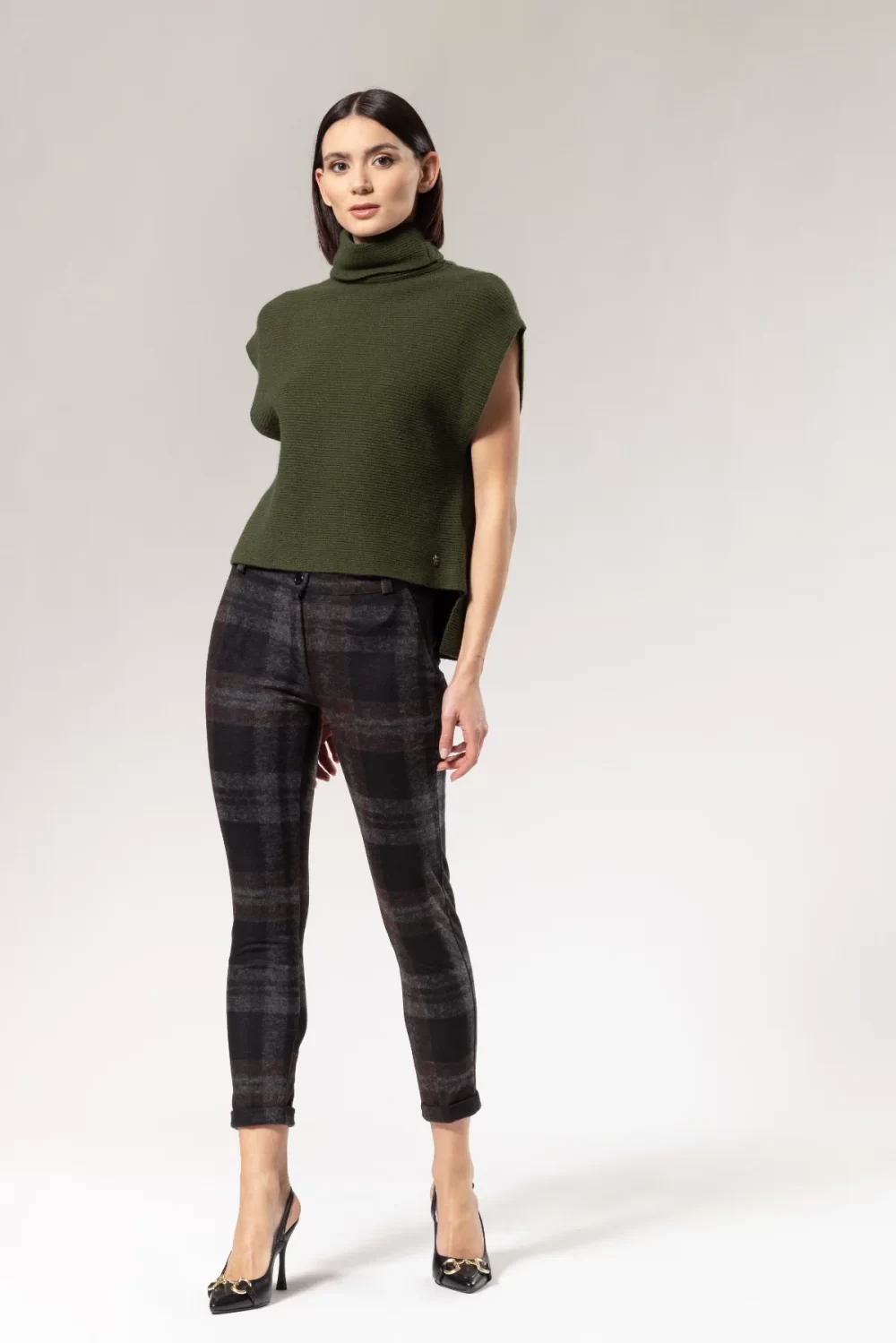 GILET AMPIO ASSIMETRICO – DGF2208