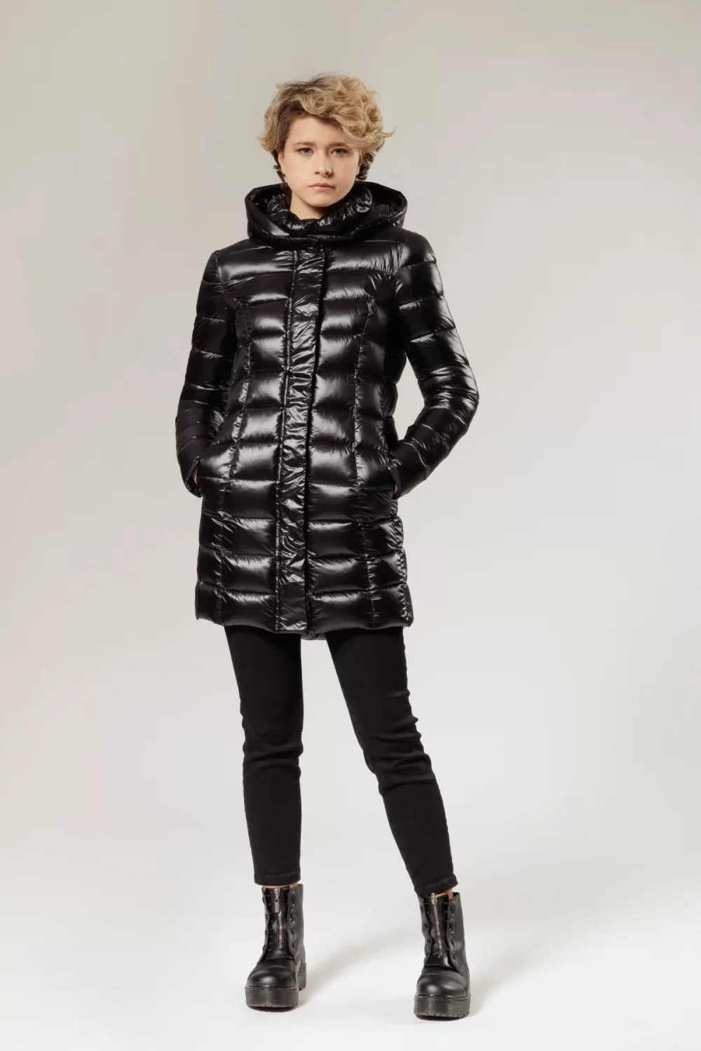 GIUBBINO LUNGO CON CAPPUCCIO NYLON PEARLED 400T – DGF2251