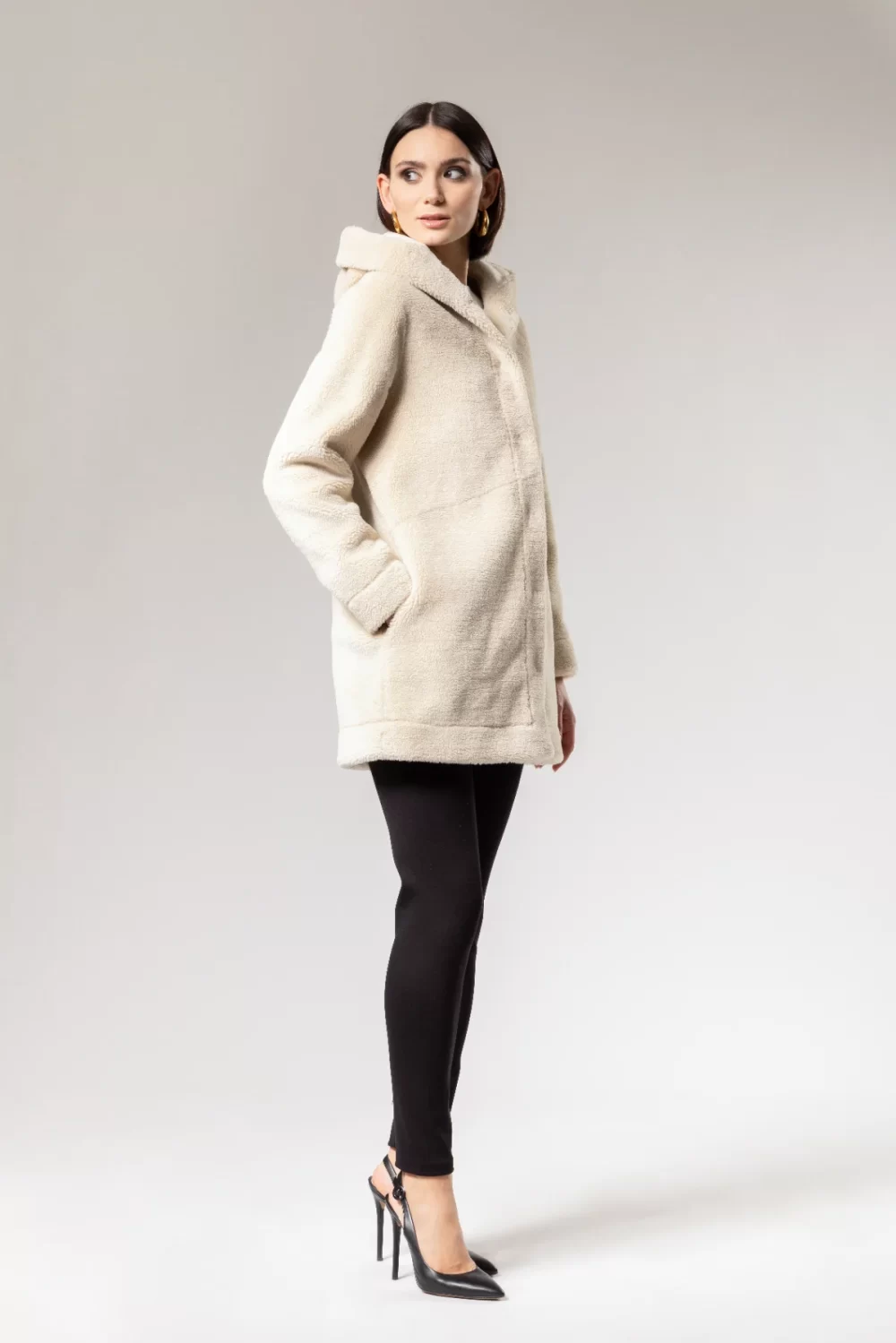 MONTONE CON CAPPUCCIO REVERSIBILE PELLICCIA – DGF2255