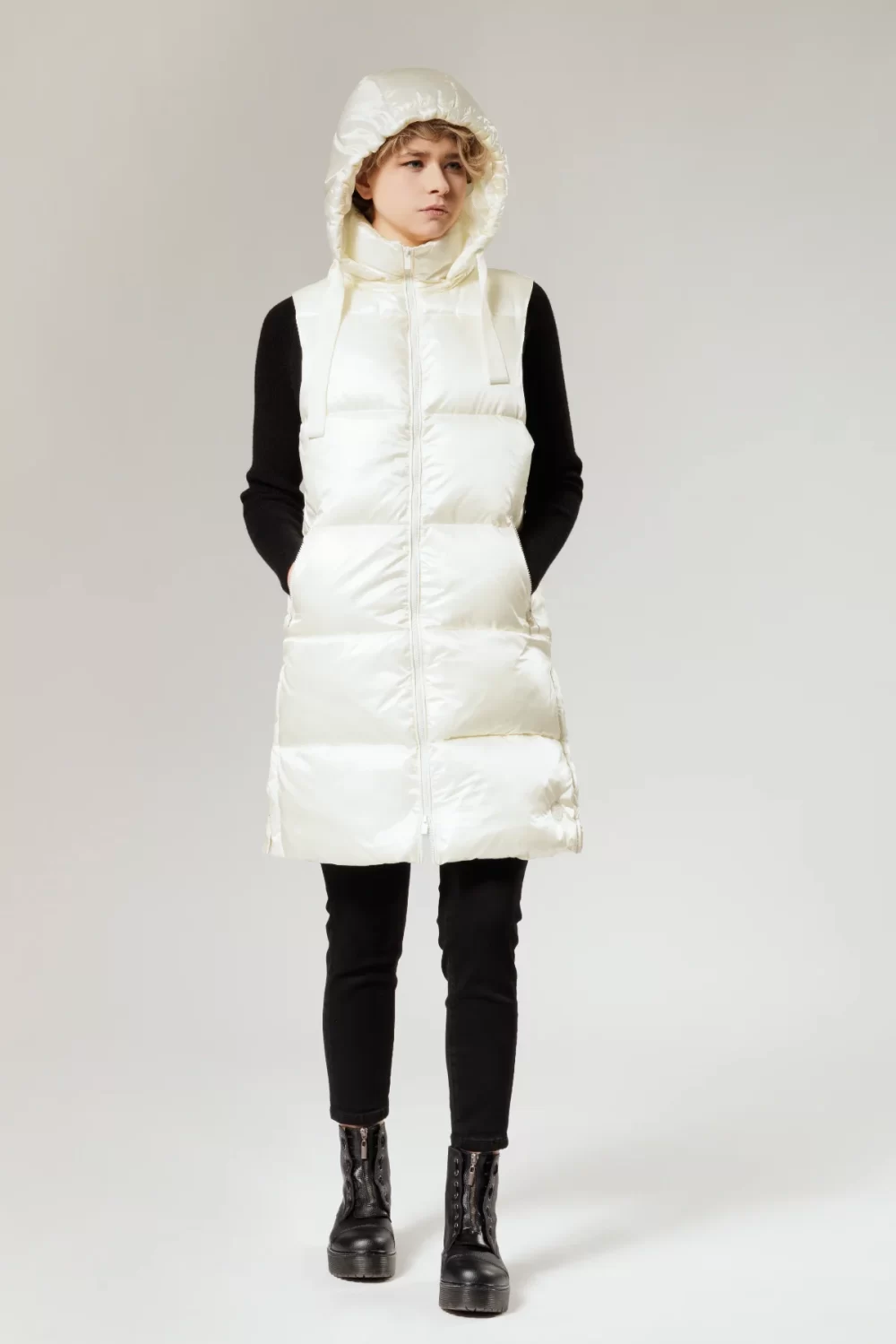 GILET LUNGO CON CAPPUCCIO – DGF2262