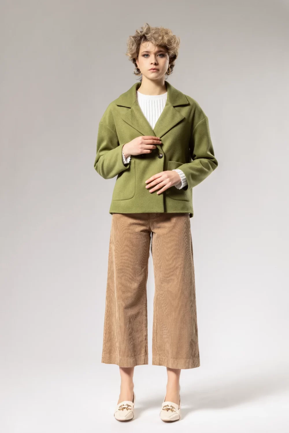 CAPPOTTO CORTO AMPIO DOPPIO PETTO – DGF2381°