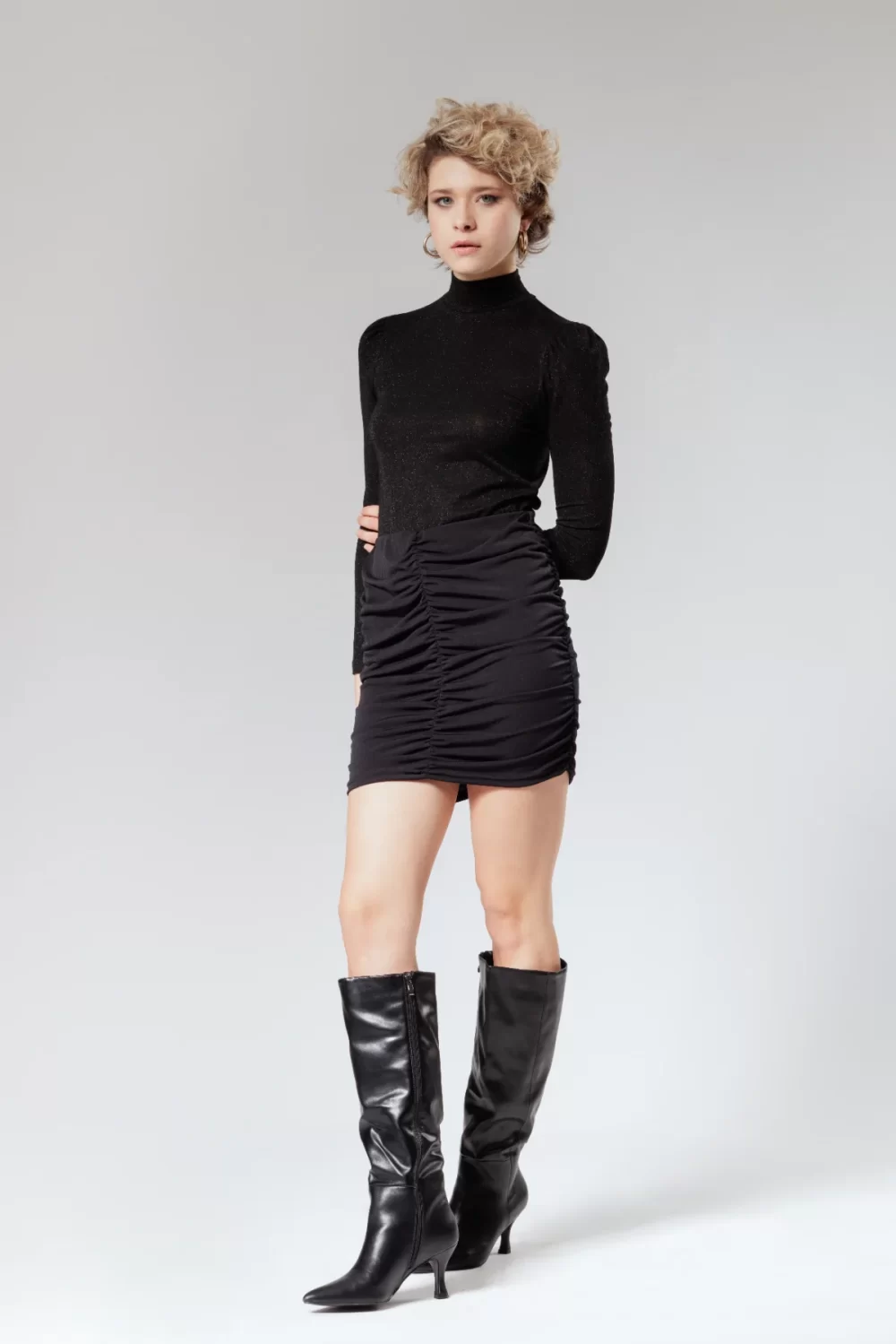 MINIGONNA CON ARRICCI – DGF2570°