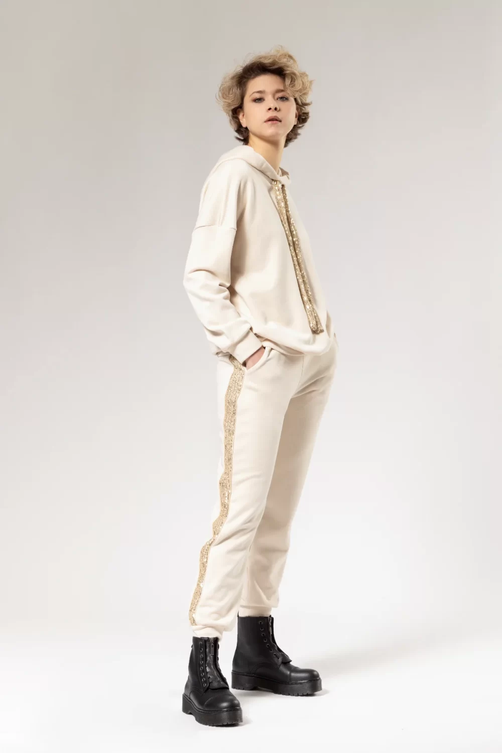 PANTALONE FELPA CON BANDA PAIETTE – DGF2809°