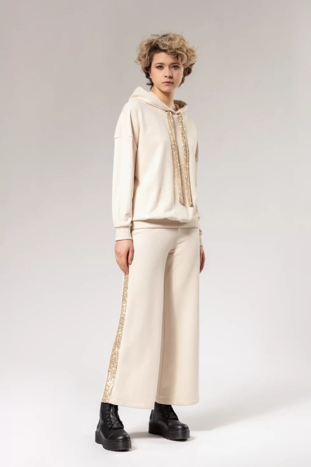 BERMUDONE FELPA CON BANDA PAIETTE – DGF2810°