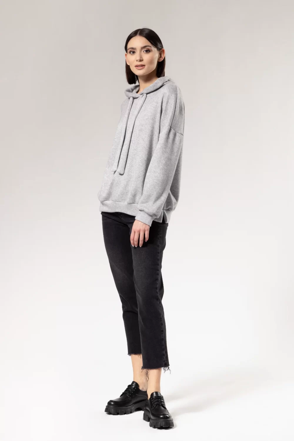 MAGLIA MODELLO FELPA CON CAPPUCCIO – DGF2823°