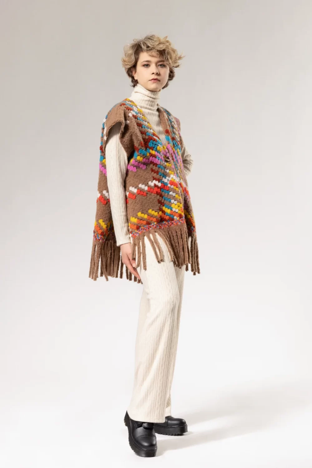 MANTELLA SMANICATA CON FRANGE – DGF2871°