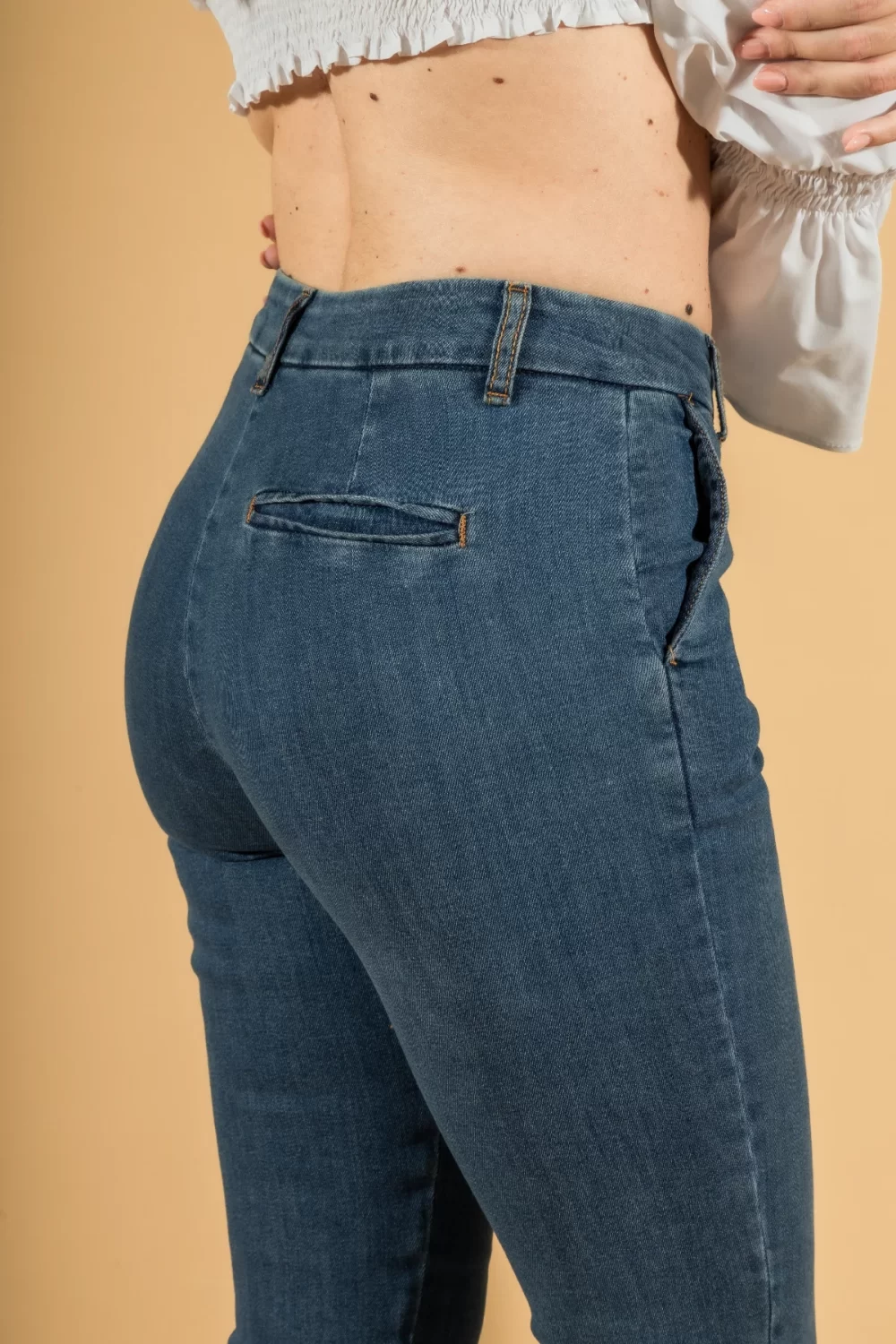 JEANS CAPRI CON SPACCHETTO – DGP1501°