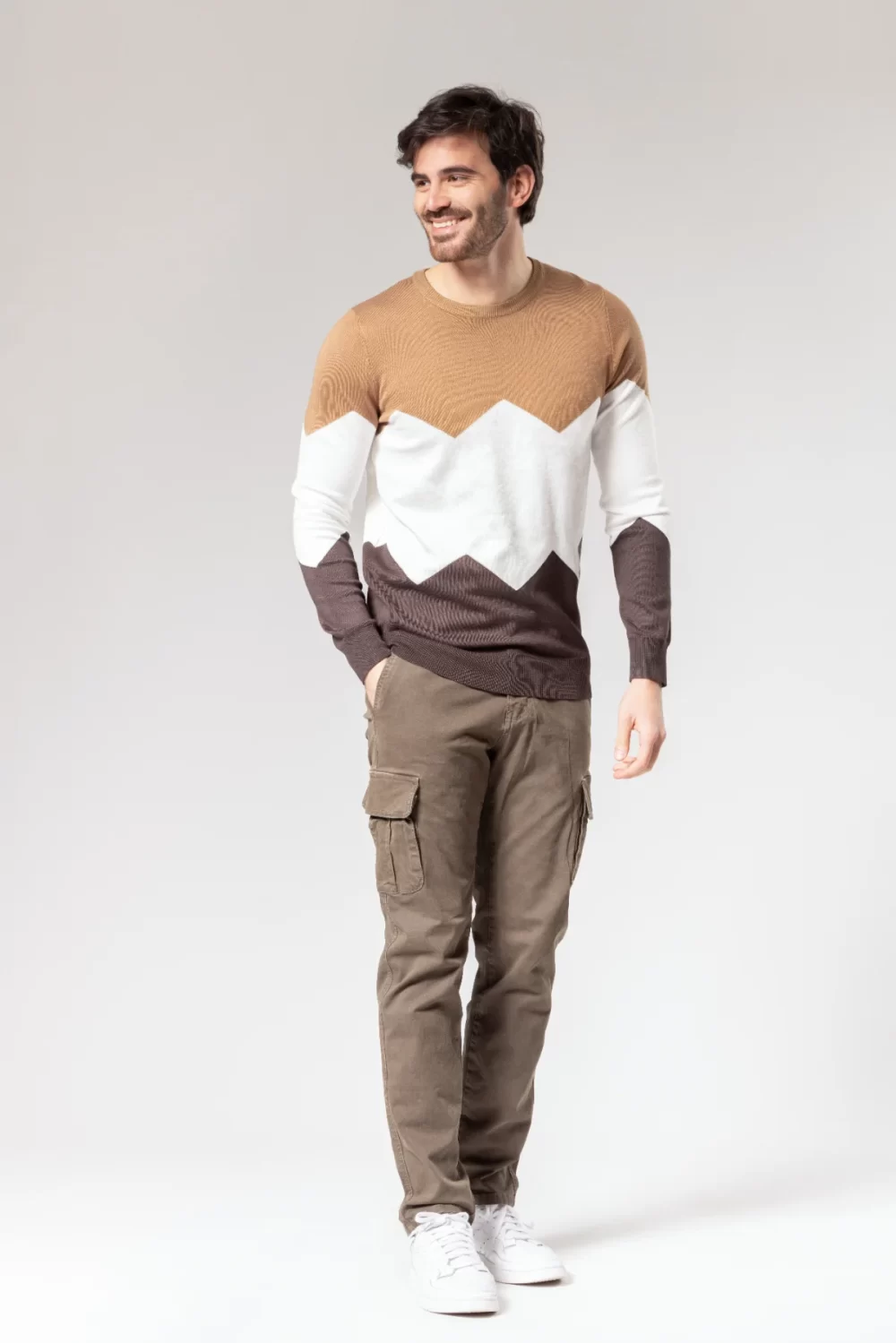 PANTALONE CON TASCONI – UGF1016